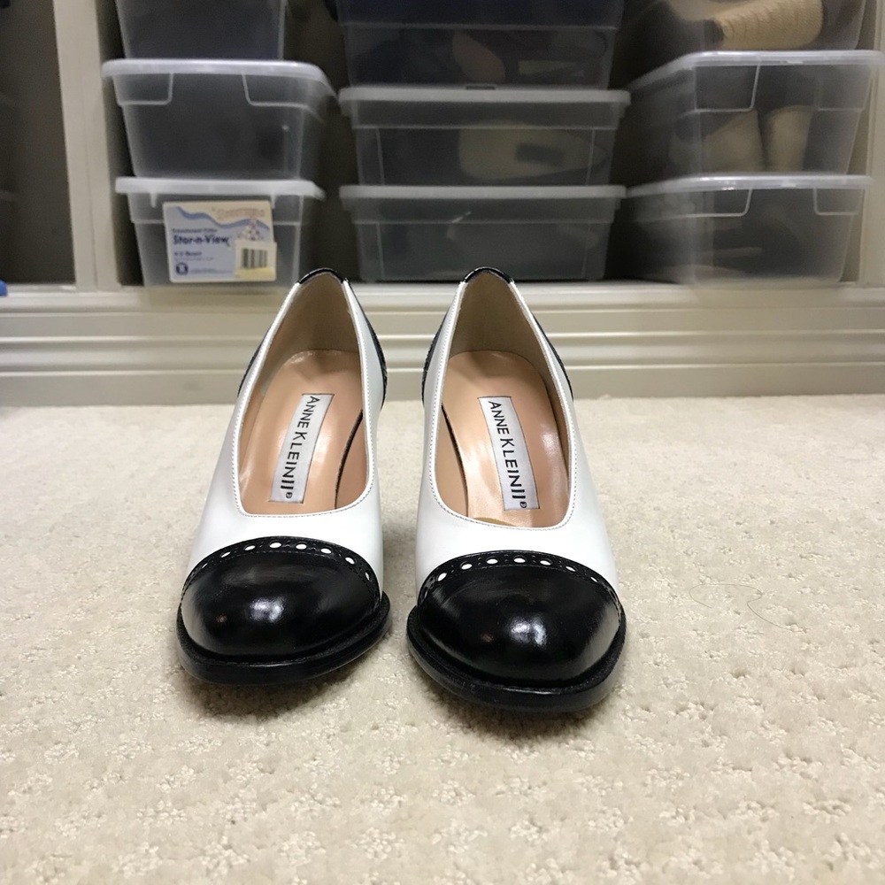 Pumps - Picture 1 of 2